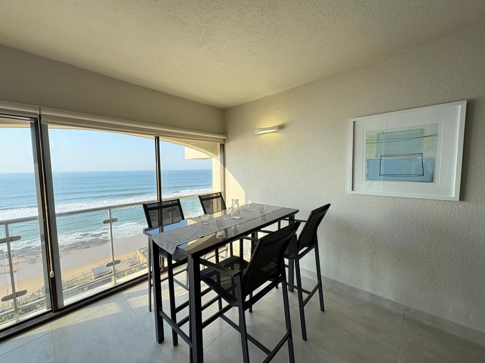 Natural landscape, View (from property/room), Balcony/Terrace, Living room, Lounge or bar, Seating area, Dining area, Beach, Sea view, Sunrise, Sunset, internet, internet, elevator, air conditioner, air conditioner