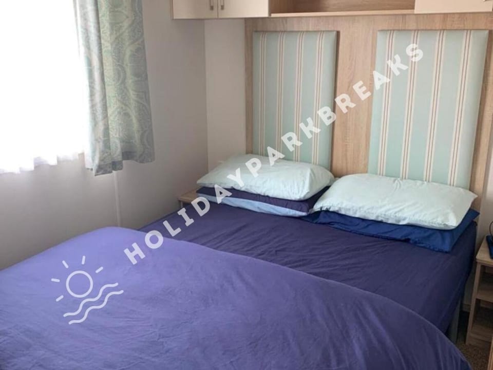 Blenheim A spacious 3-Bedroom Home - White Horse, Seal Bay House in Selsey