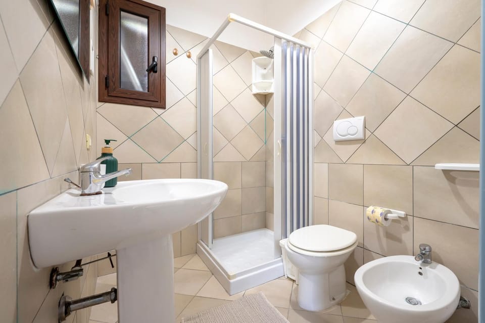Bathroom, Living room