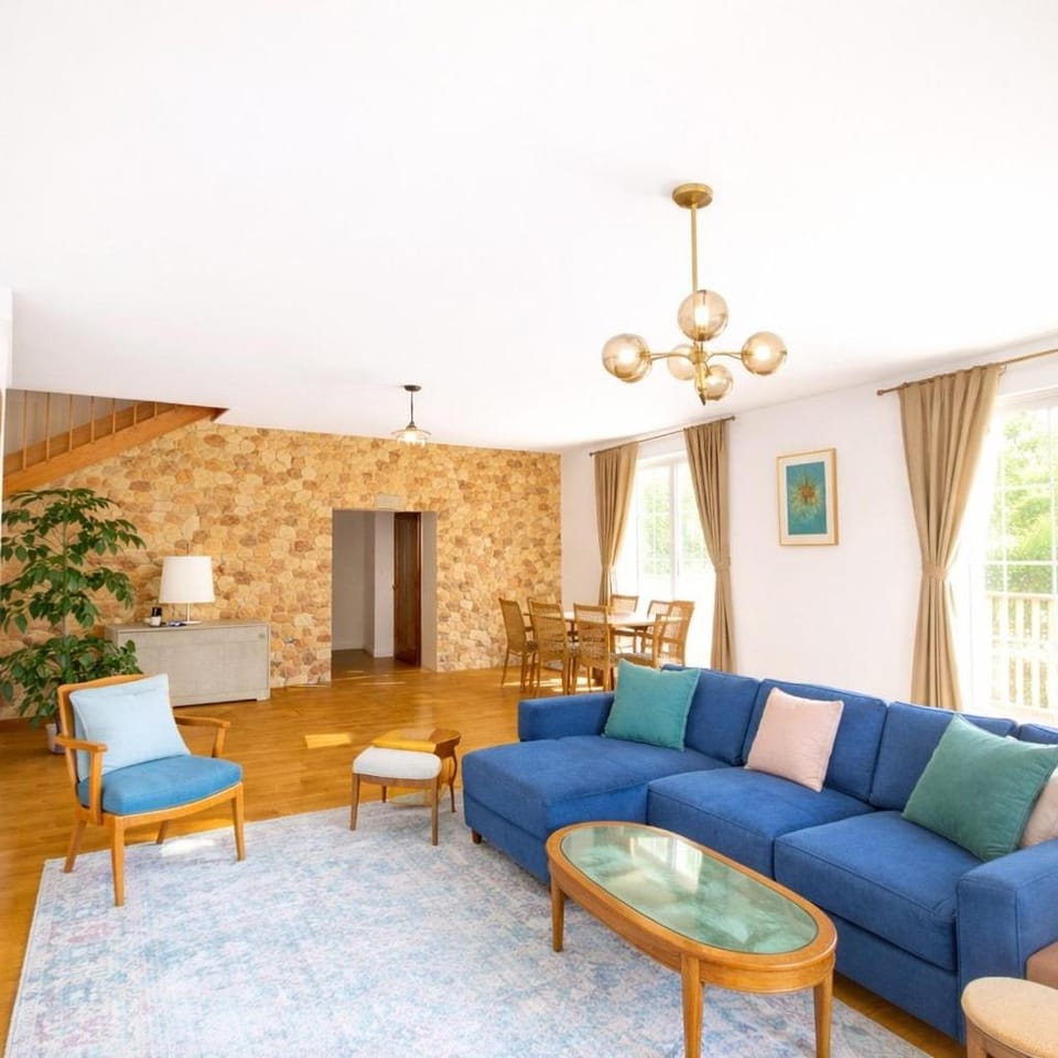 La maison aux 5 nids Bed and Breakfast in Saint-Cyr-sur-Loire