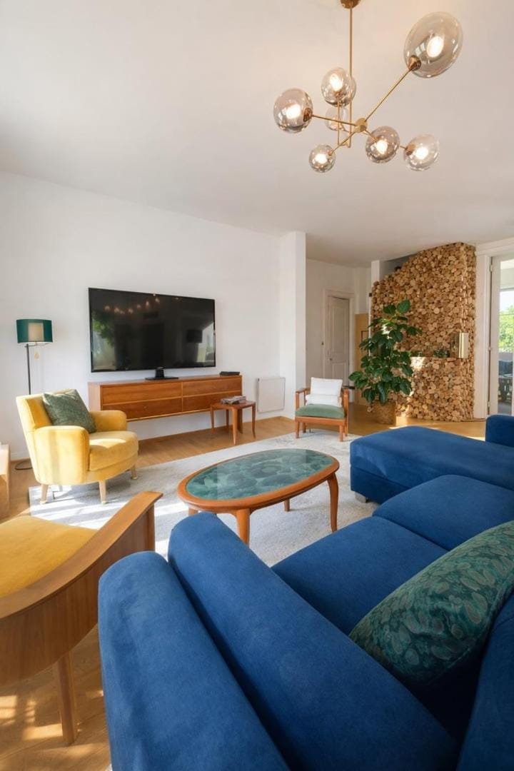 La maison aux 5 nids Bed and Breakfast in Saint-Cyr-sur-Loire