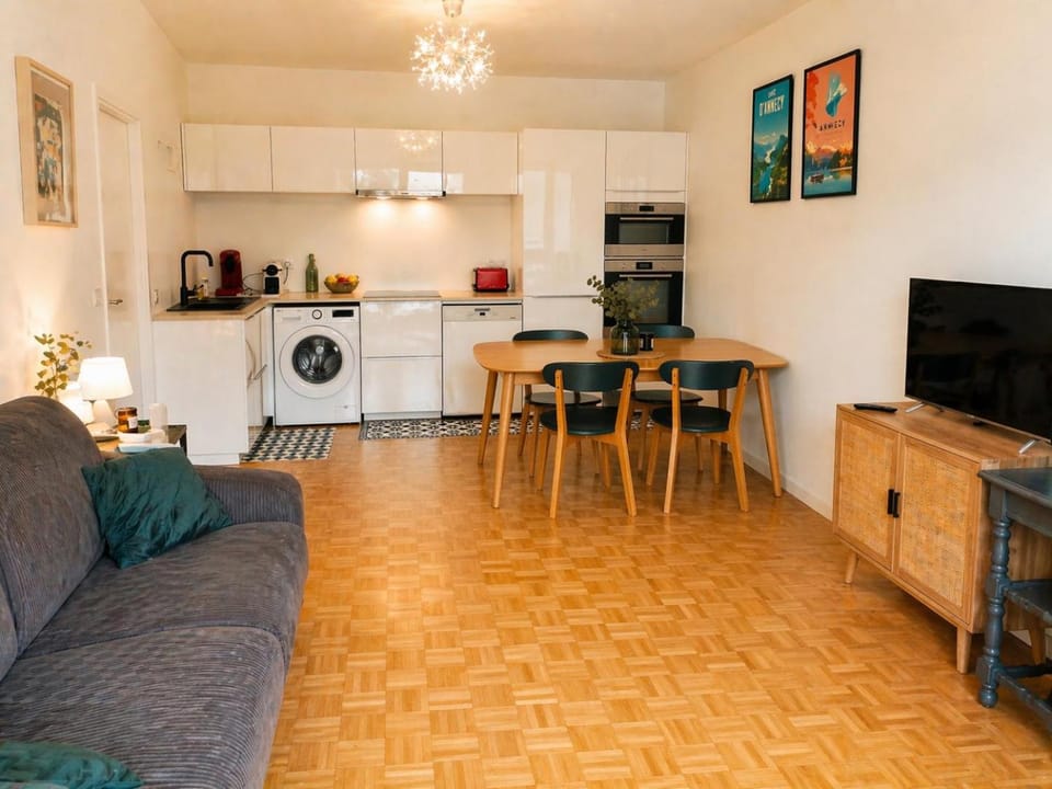 T3 Centre ville & Lac, Balcon, Garage Apartment in Annecy