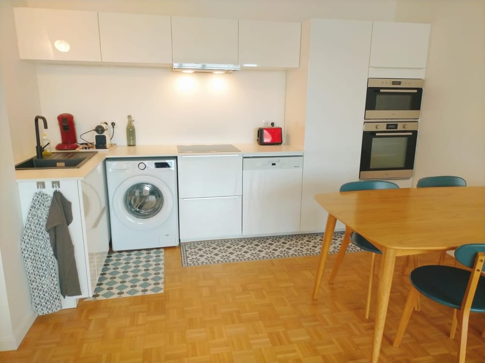 T3 Centre ville & Lac, Balcon, Garage Apartment in Annecy