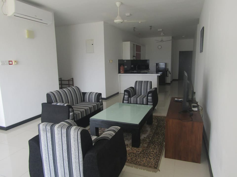Kitchen or kitchenette, Living room, Seating area