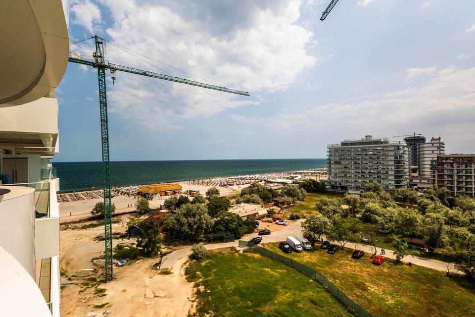 Property building, Day, Natural landscape, Bird's eye view, Beach, Sea view