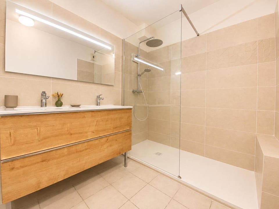 Shower, Bathroom