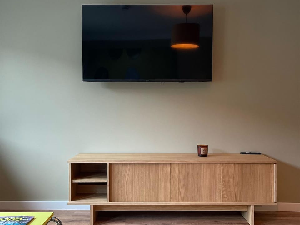 Communal lounge/ TV room, TV and multimedia, Evening entertainment