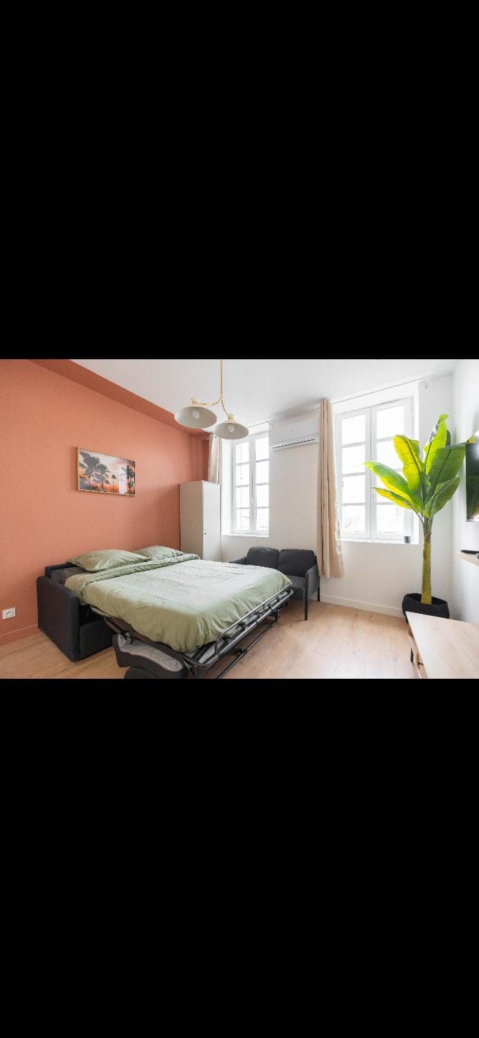 Vieux-port Gare St Charles Le Ramsès Apartment in Marseille