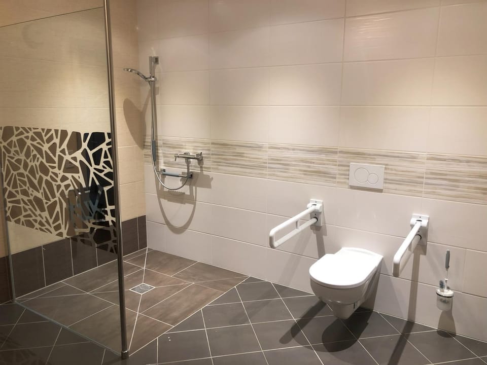 Bathroom, acessibility