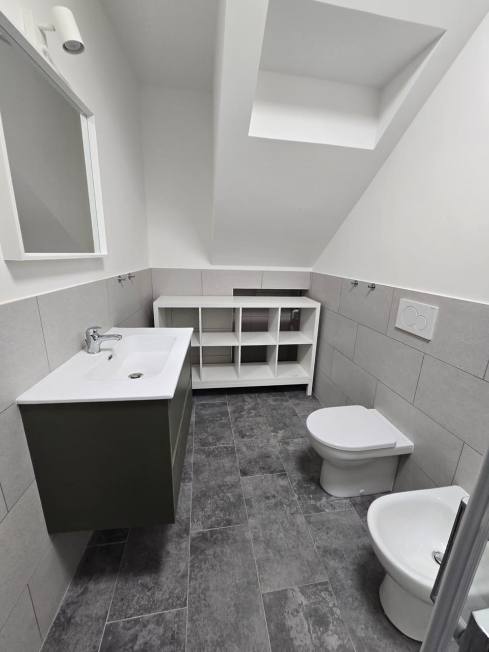 Toilet, Bathroom, bidet, towels