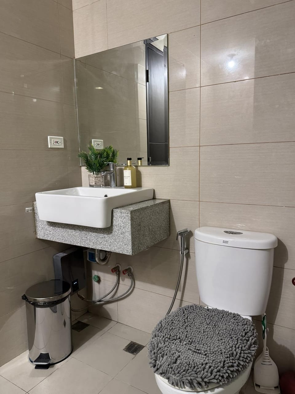 Landscape view and sea view 1BR near Airport Apartment hotel in Pasay