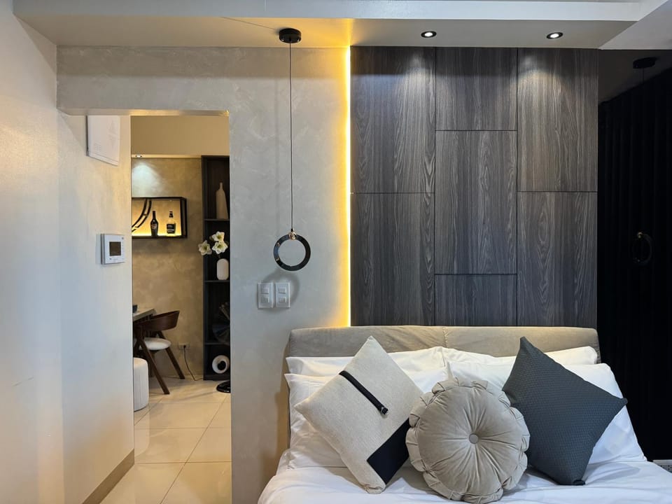 Landscape view and sea view 1BR near Airport Apartment hotel in Pasay