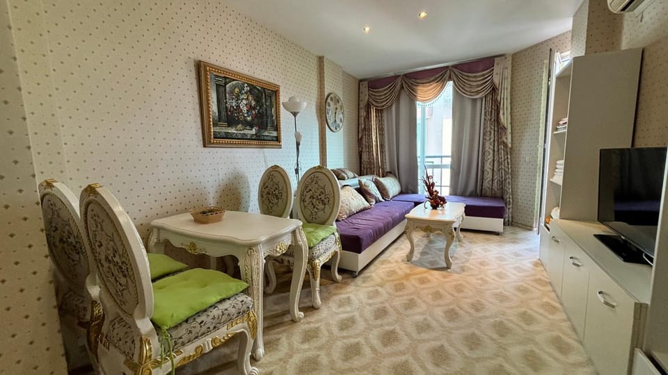 Communal lounge/ TV room, Living room, Photo of the whole room, Seating area