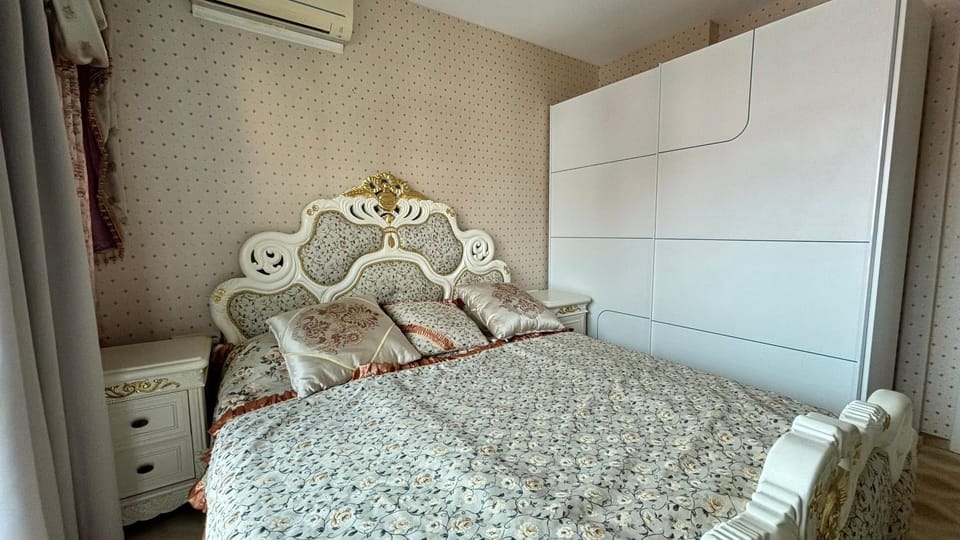 Bed, Photo of the whole room, Bedroom, air conditioner