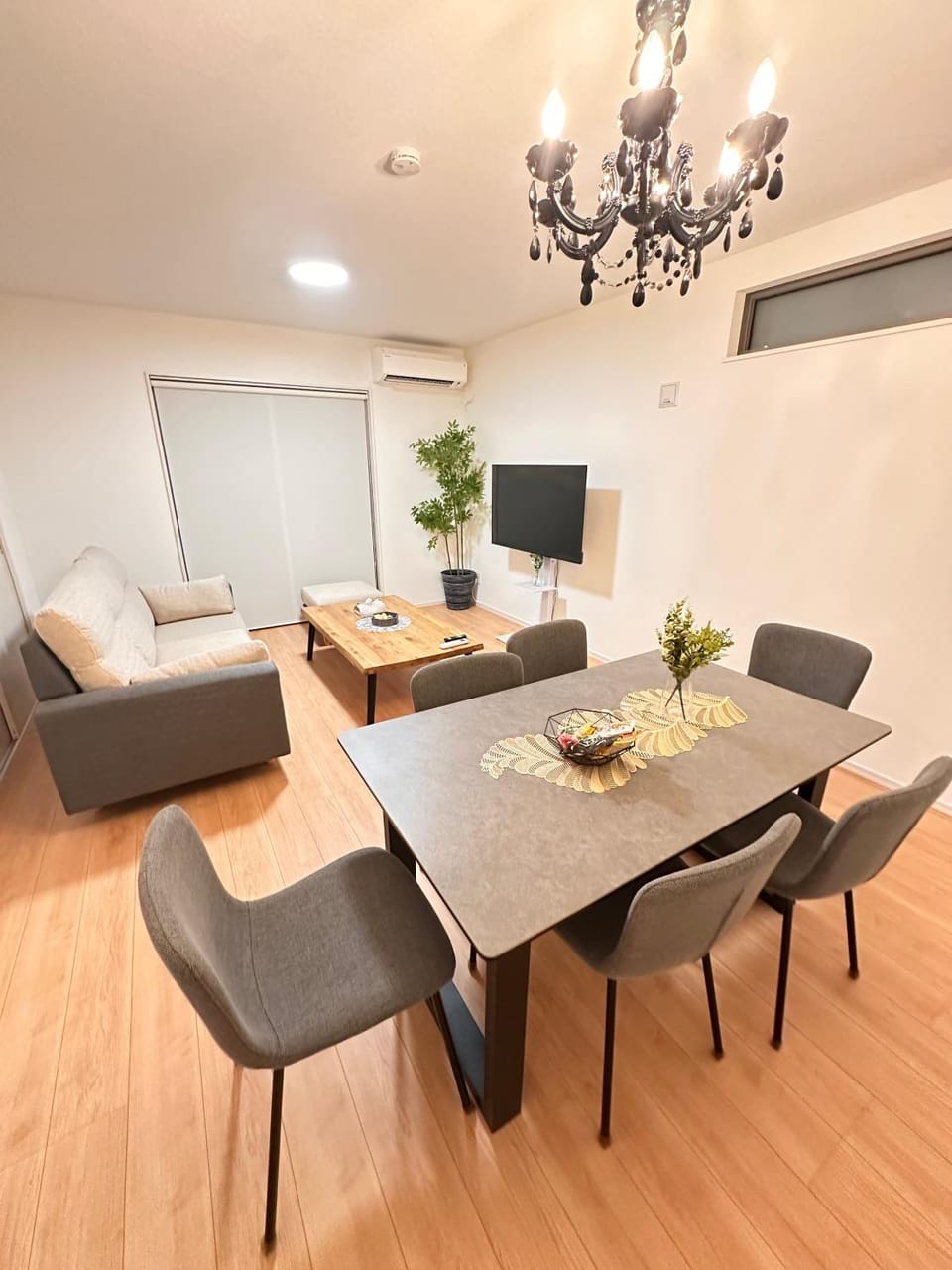 Living room, Dining area