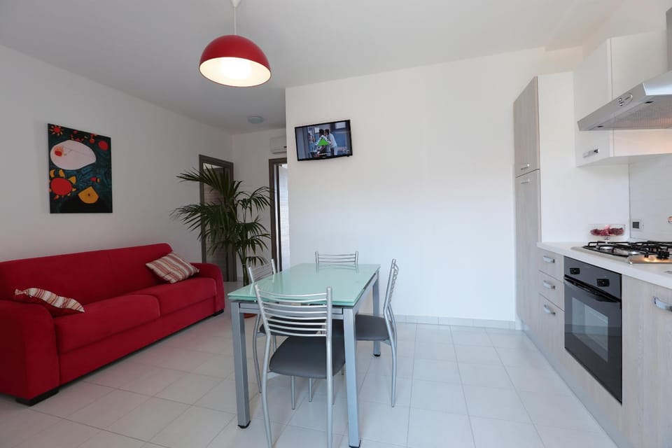 Kitchen or kitchenette, Living room, Dining area