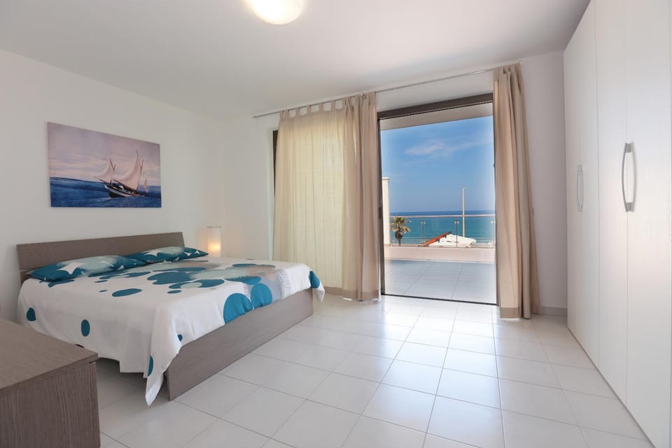 Bedroom, Sea view