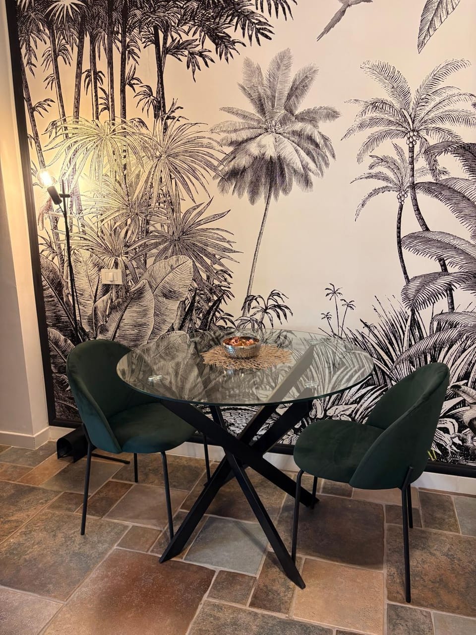 Seating area, Dining area