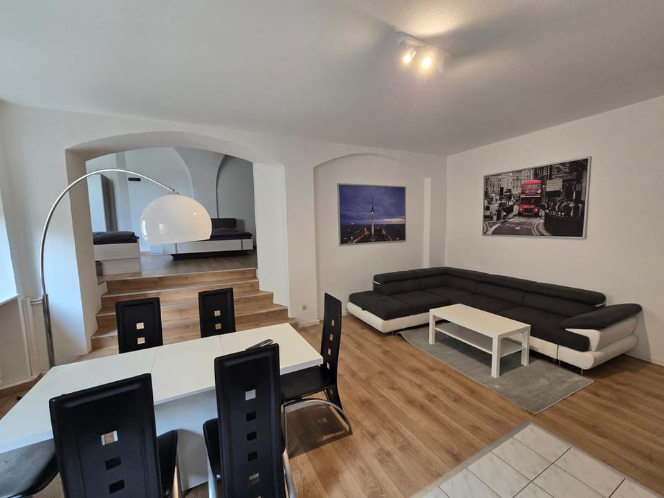 TV and multimedia, Living room, Photo of the whole room, Seating area, Dining area