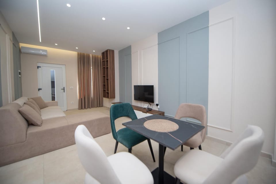 TV and multimedia, Living room, Dining area