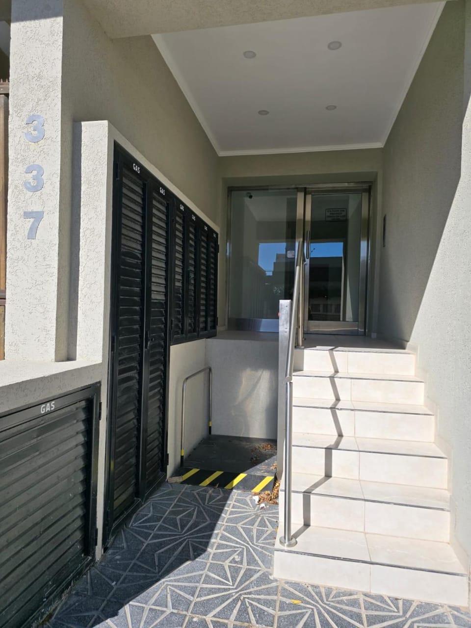 Facade/entrance, acessibility
