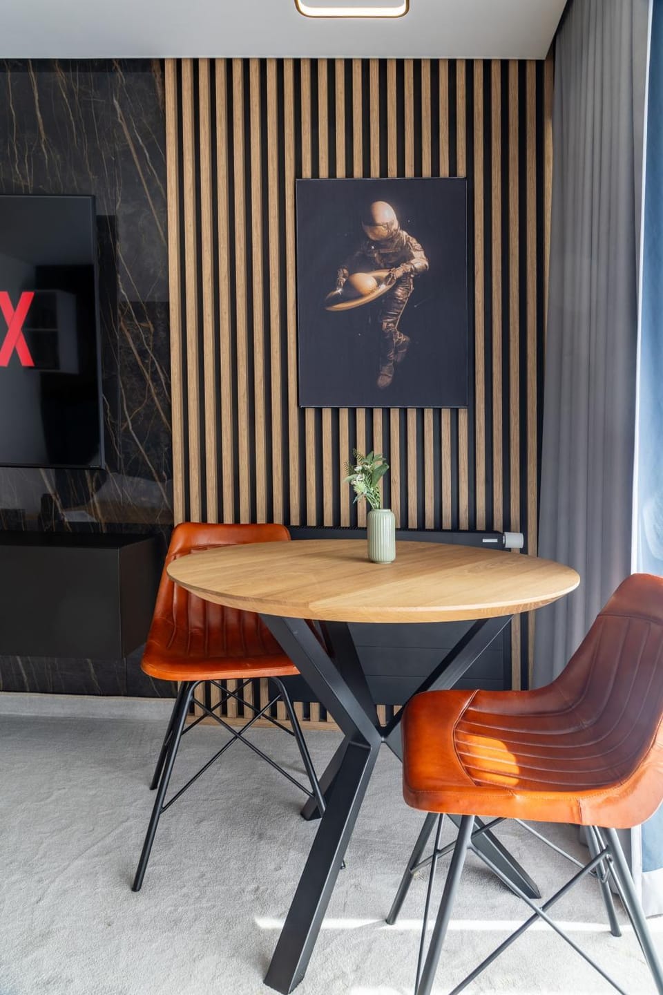 Seating area, Dining area
