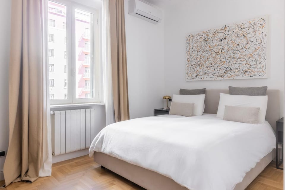 Bed, Photo of the whole room, Bedroom, air conditioner