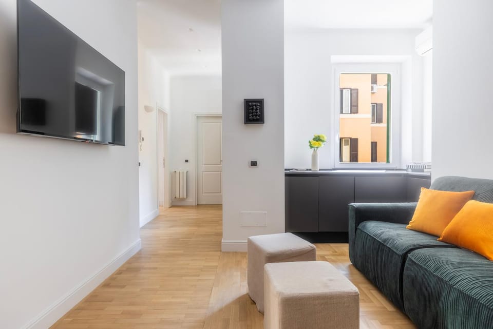 Communal lounge/ TV room, TV and multimedia, Living room, Seating area, Evening entertainment, washing machine