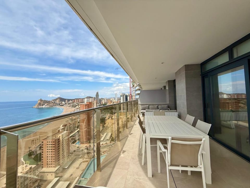 Sunset Cliff Sseaside Heaven Apartment in Benidorm