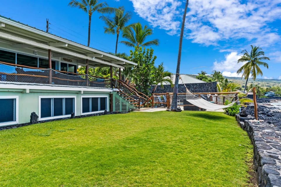 Big Island Private Home Alii Drive 6596 by Coldwell Banker Island Vacations House in South Kona