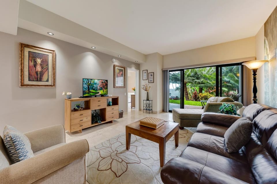 Big Island Royal Sea Cliff 325 by Coldwell Banker Island Vacations Apartment in Holualoa