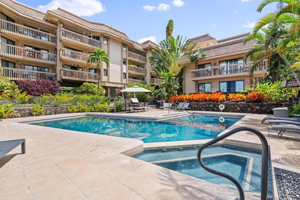 Big Island Royal Kahili A404 by Coldwell Banker Island Vacations Apartment in Holualoa