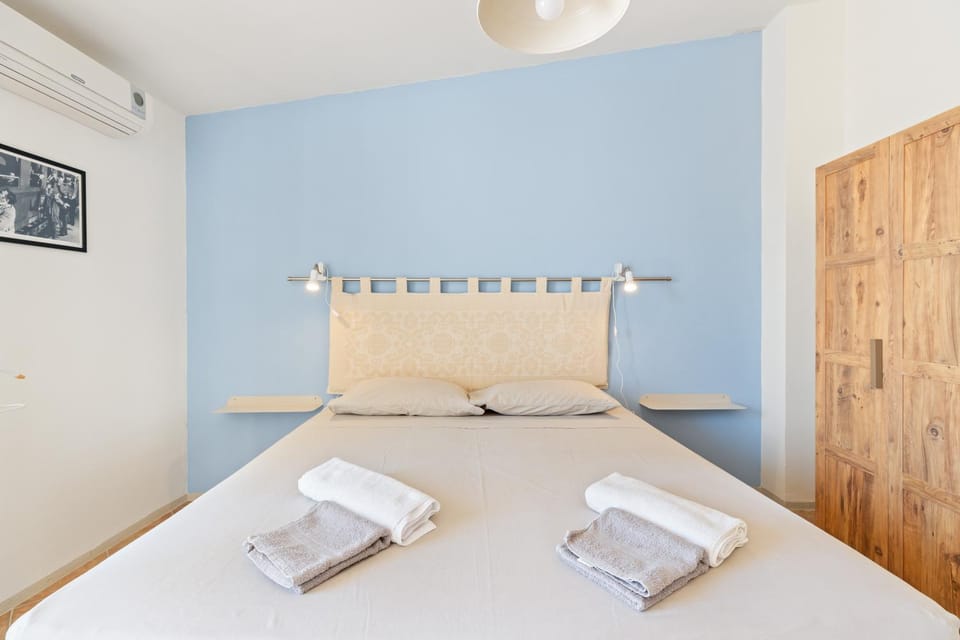Living room, Bedroom