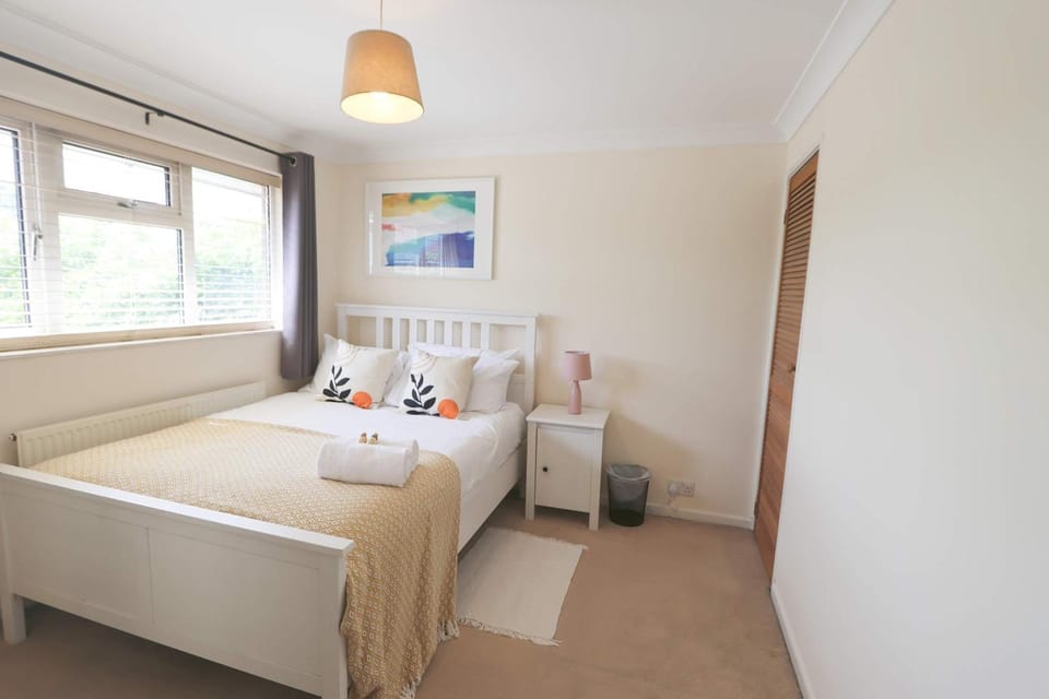 Four bedroom House on Passage road House in Bristol