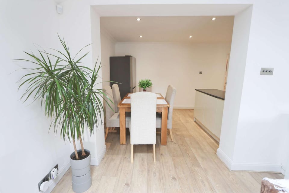 Four bedroom House on Passage road House in Bristol