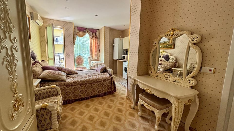 Отдых со вкусом в стиле Барокко Апартамент 309 Apartment in Burgas Province