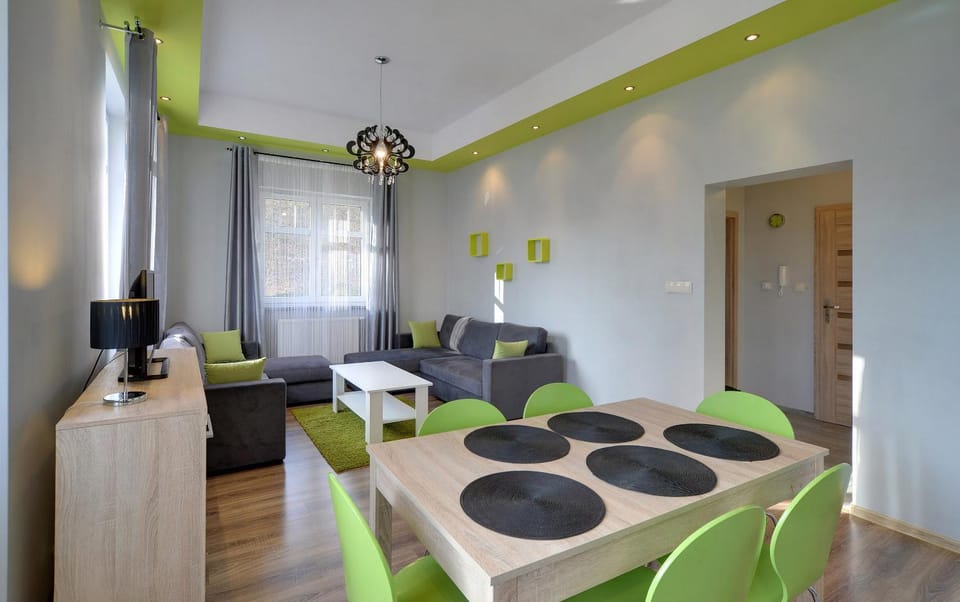Apartament Glamour , przestronny, komfortowy, blisko szlaków Apartment in Lower Silesian Voivodeship