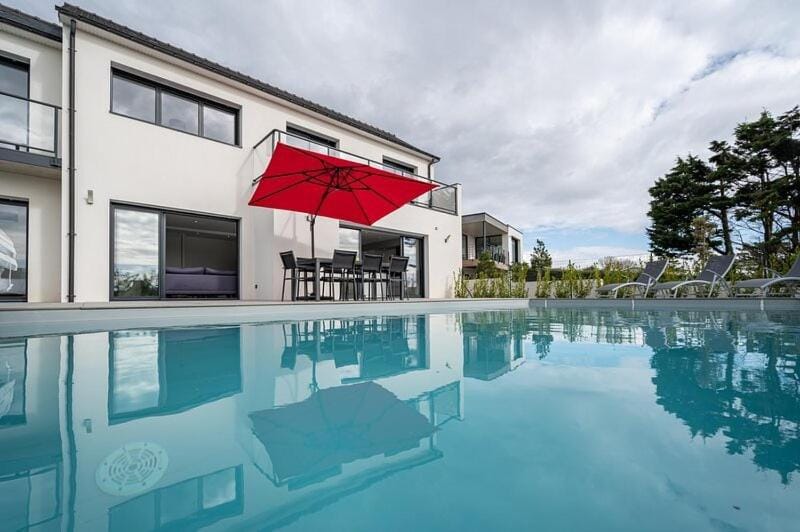 Villa avec piscine, vue mer, 200 m de la plage Villa in Clohars-Carnoët