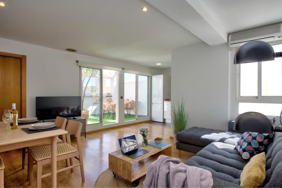 TV and multimedia, View (from property/room), Kitchen or kitchenette, Living room, Photo of the whole room, Dining area