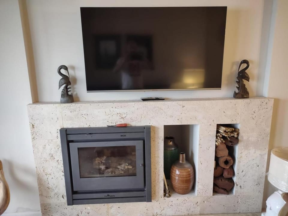 Living room, fireplace