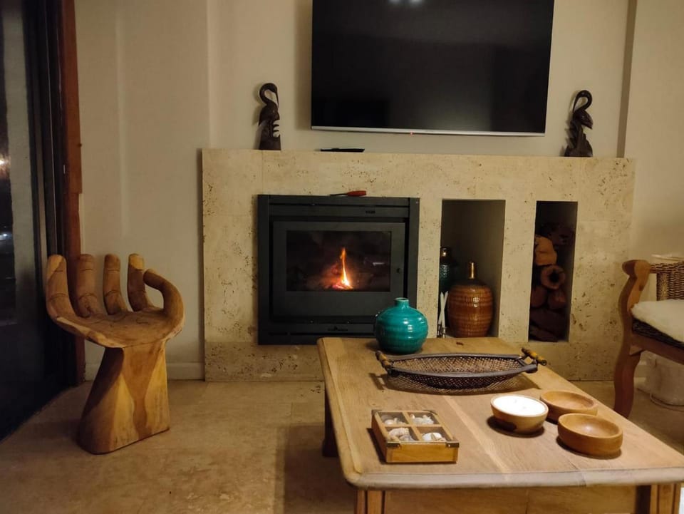 Living room, fireplace