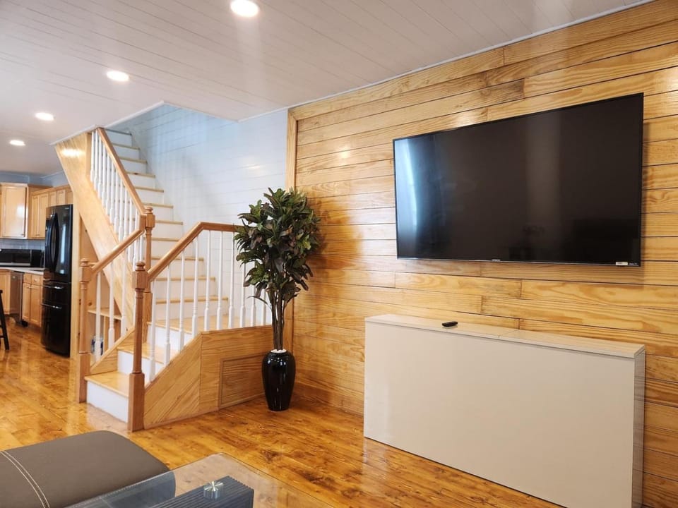 Nestled Away- Comfortable 3BDRM, Central Location House in Atlantic City
