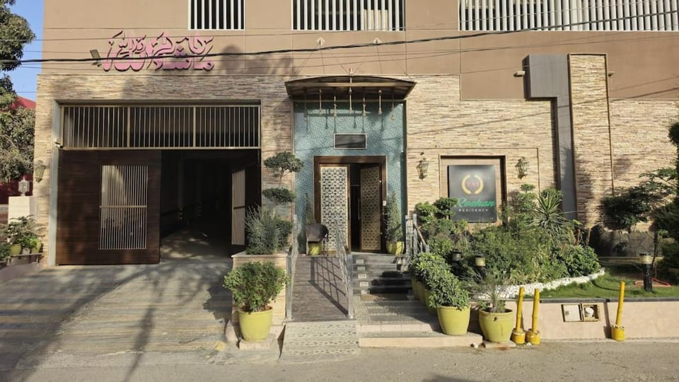 3 bedroom luxury furnished apartment in central Karachi Apartment in Karachi