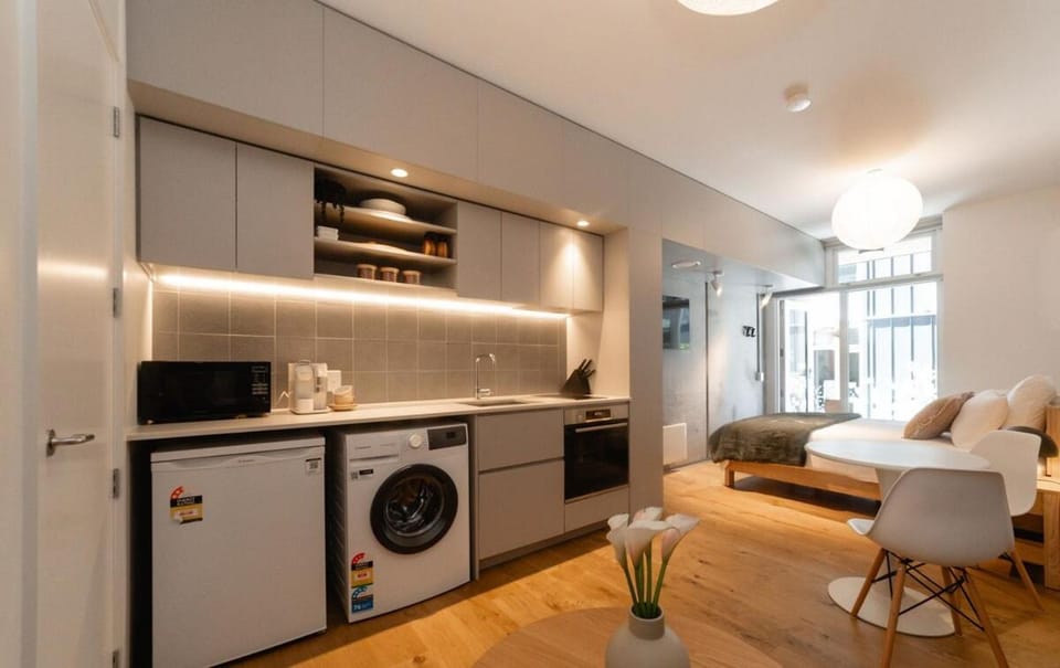 Stylish Studio Hideaway, Quiet Inner-City Location Apartment in Wellington