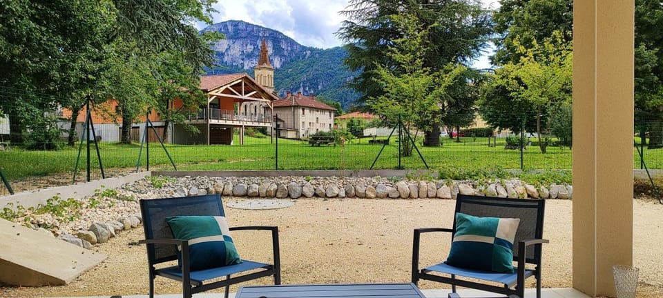 Property building, Day, Natural landscape, Mountain view