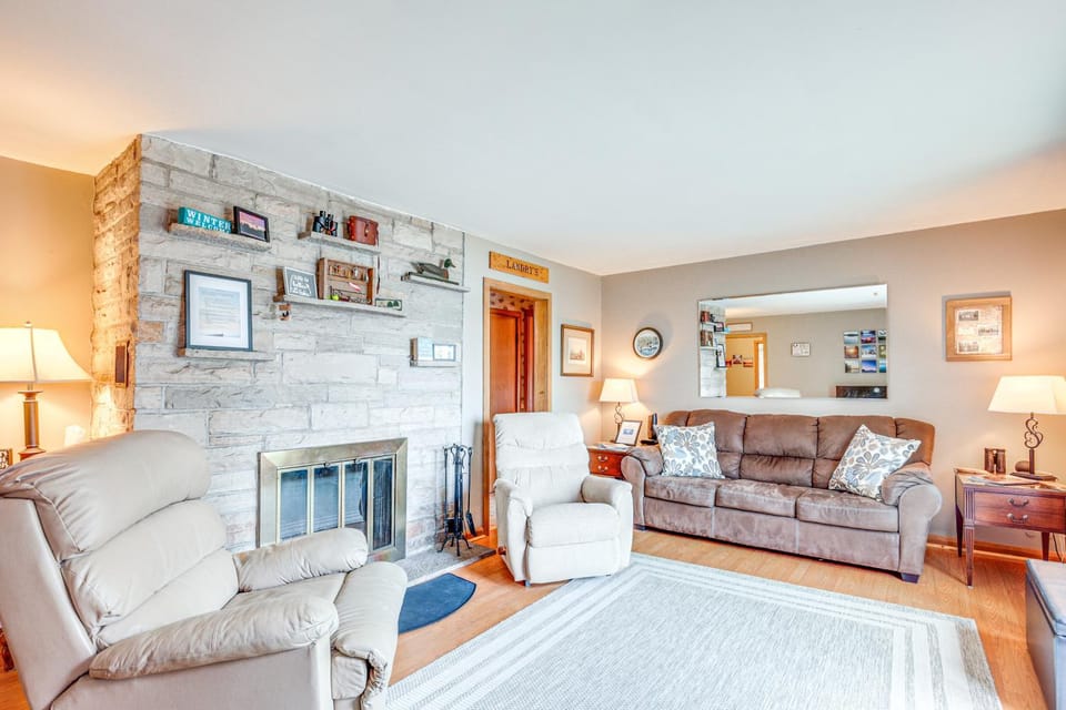 Private Dock, Deck & Yard: Deerskin Lake Retreat! House in Wisconsin
