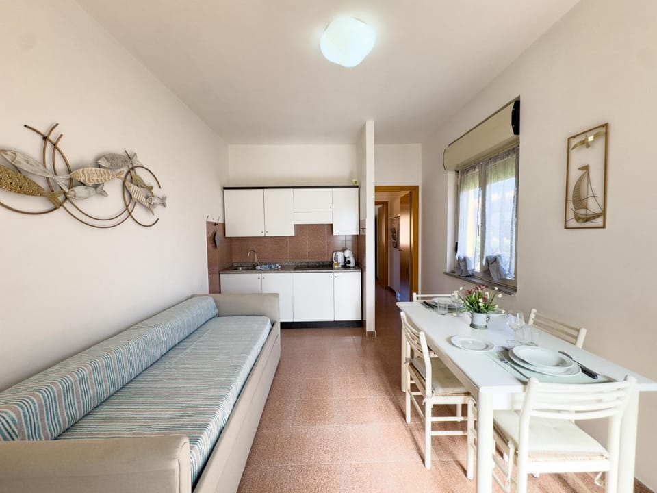 TV and multimedia, Kitchen or kitchenette, Living room, Dining area