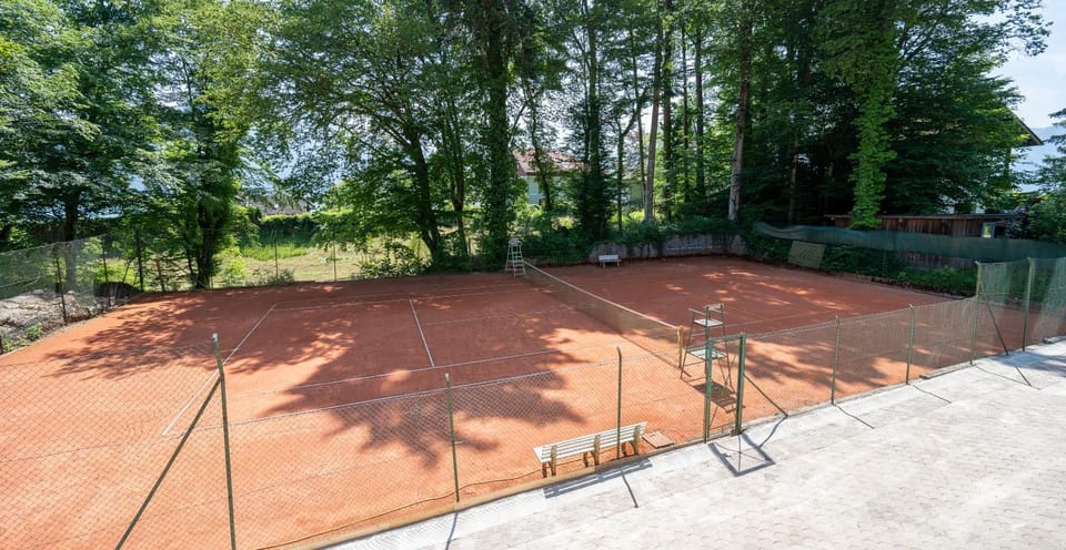 View (from property/room), Tennis court, Tennis court