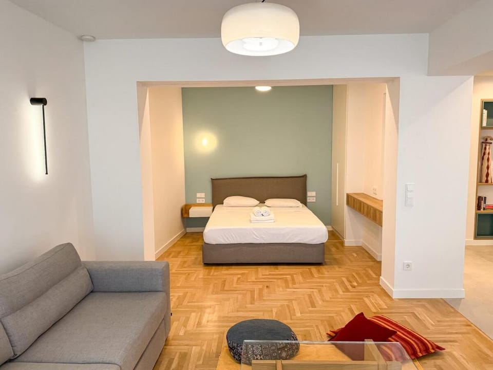 Bed, towels