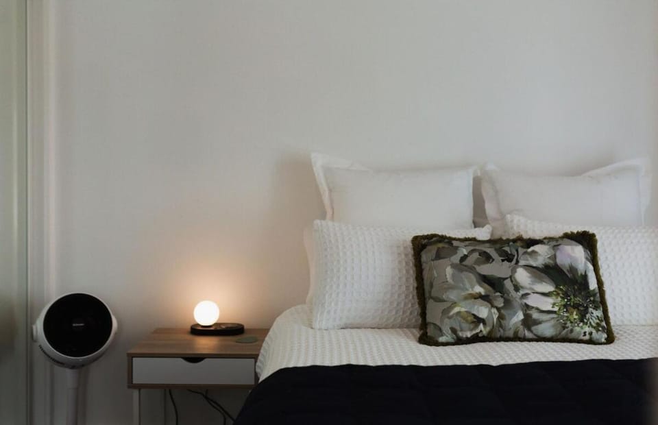 Chic 2BR Apartment - Secure Gated Complex in CBD Apartment in Wellington